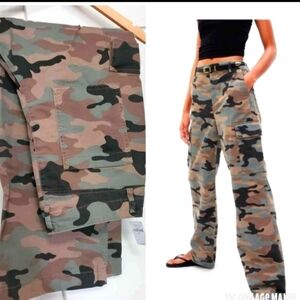Size 10 Gap Cammo Cargo pants